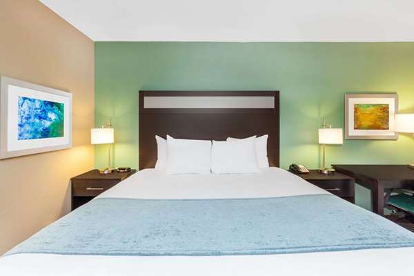  - Baymont Inn & Suites Midland - I-20, Exit 138