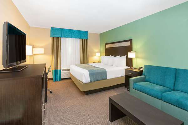 Suite - Baymont Inn & Suites Midland - I-20, Exit 138