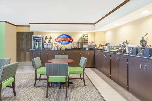  - Baymont Inn & Suites Midland - I-20, Exit 138