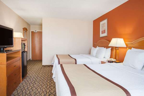  - Baymont Inn & Suites Madison Heights - I-75, Exit 65