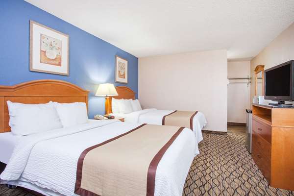  - Baymont Inn & Suites Madison Heights - I-75, Exit 65