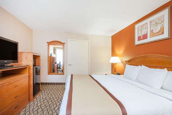  - Baymont Inn & Suites Madison Heights - I-75, Exit 65