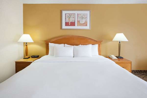  - Baymont Inn & Suites Canton - I-275, Exit 25