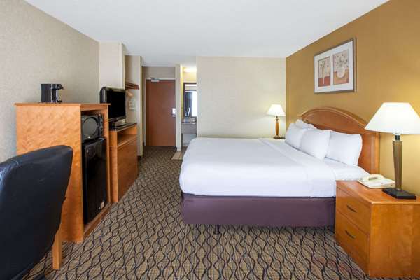  - Baymont Inn & Suites Canton - I-275, Exit 25