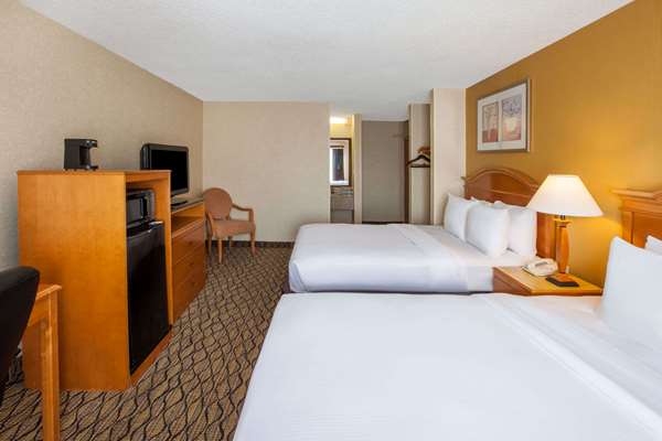  - Baymont Inn & Suites Canton - I-275, Exit 25