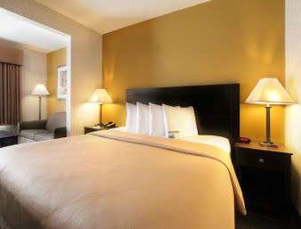 Suite - Baymont Inn & Suites Gurnee - I-94, Exit 8
