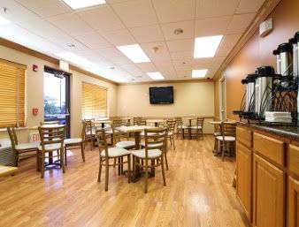  - Baymont Inn & Suites Gurnee - I-94, Exit 8