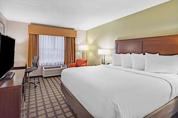  - Baymont Inn & Suites Gurnee - I-94, Exit 8
