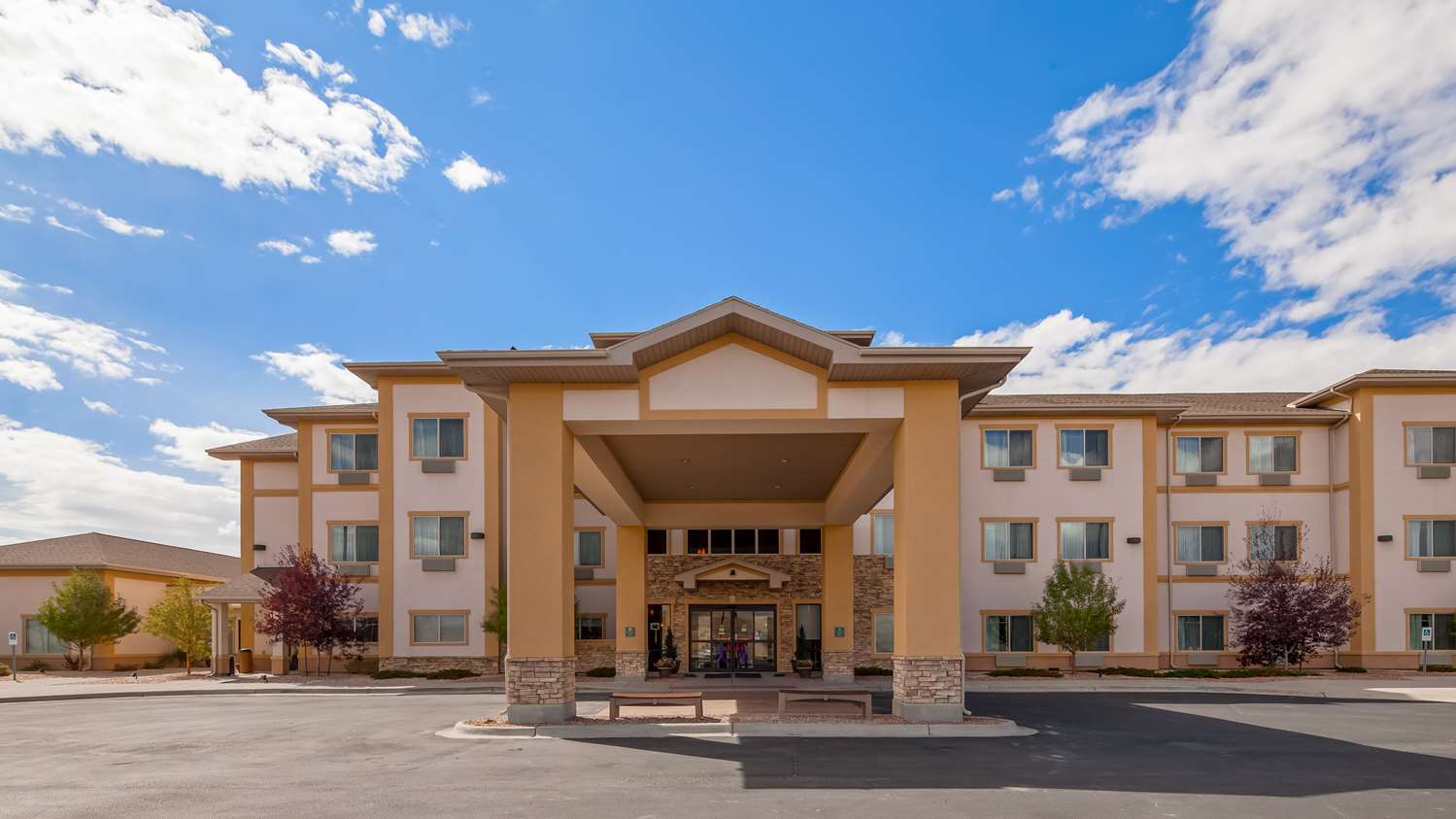Best Western Plus Fossil Country Inn & Sts Kemmerer, WY See Discounts