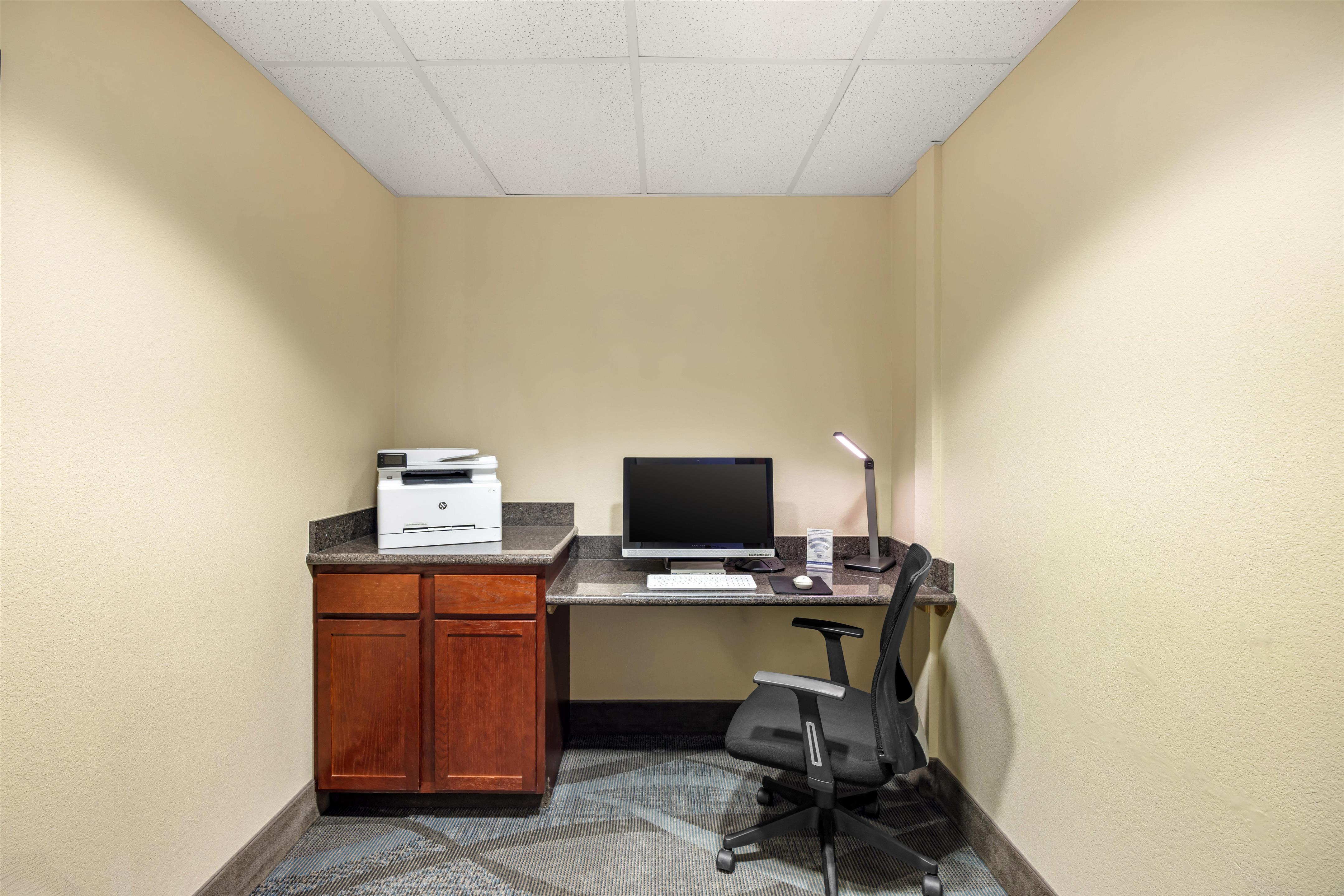 Business Center | Best Western Plus Fossil Country Inn & Suites