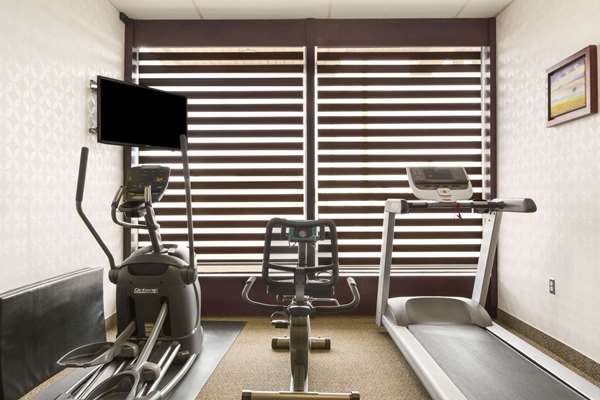 Fitness/ Exercise Room - Days Inn Vermilion