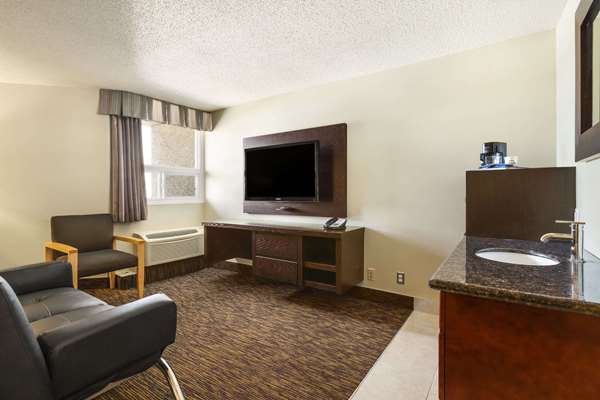 Suite - Days Inn Vermilion