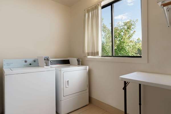 Amenities - Days Inn Tamworth