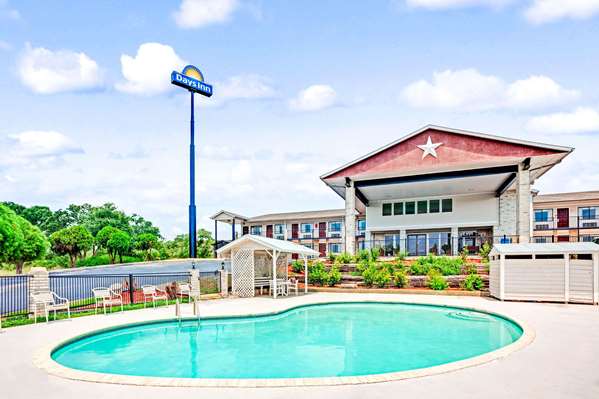 Pool - Days Inn Boerne - I-10, Exit 540