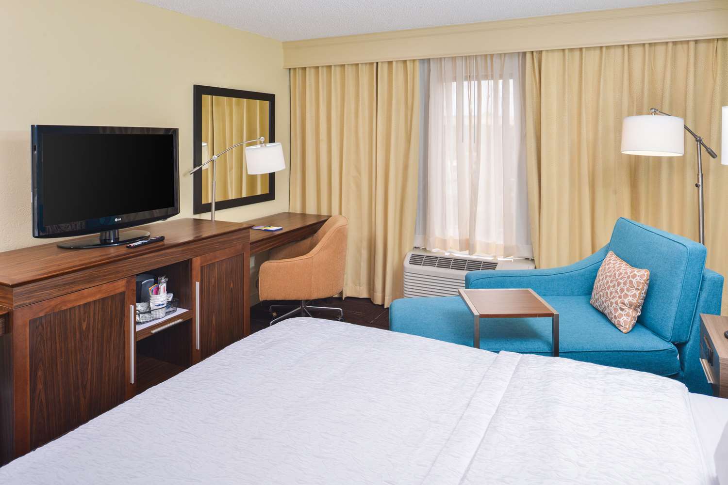 Hampton Inn Vero Beach I95, Exit 147, FL See Discounts
