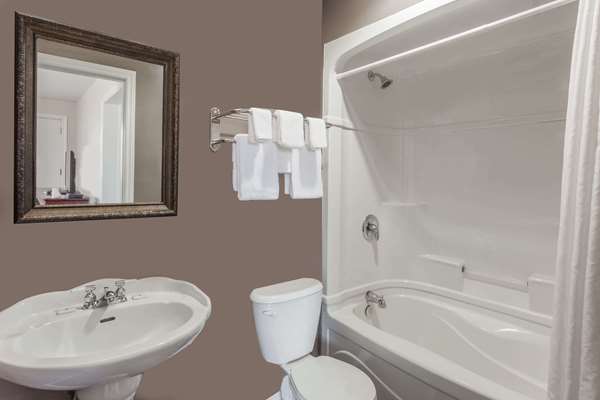  - Super 8 Motel Kirkland Lake