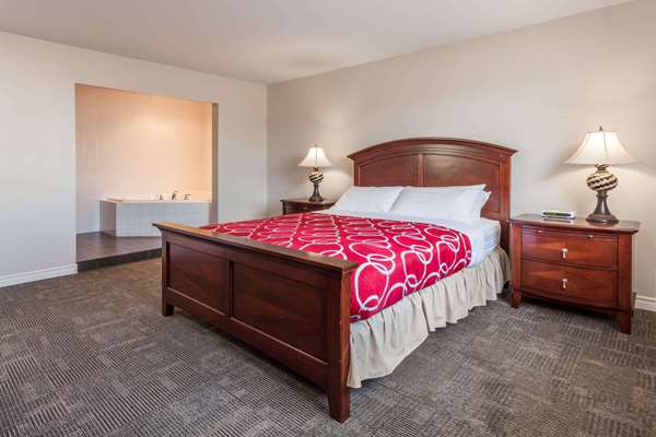  - Super 8 Motel Kirkland Lake