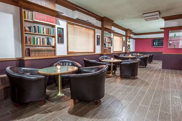 Bar - Super 8 Motel Kirkland Lake