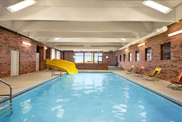 Pool - Travelodge Swift Current