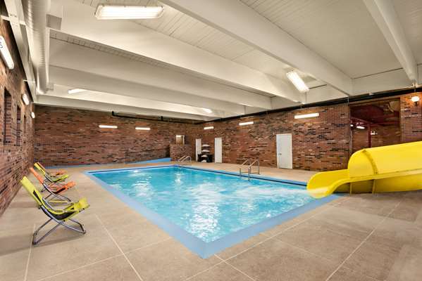 Pool - Travelodge Swift Current