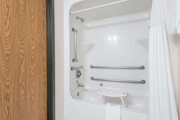  - Wyndham Garden Hotel Busch Gardens Williamsburg - I-64, Exit 242B