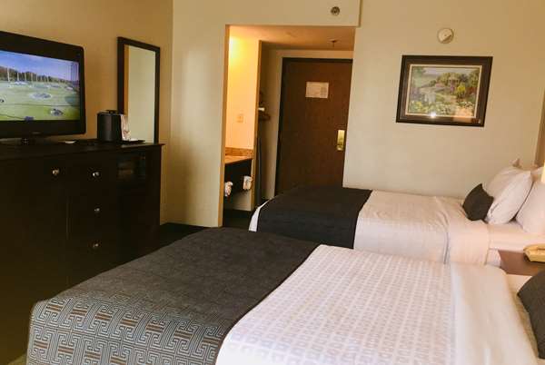  - Wyndham Garden Hotel Busch Gardens Williamsburg - I-64, Exit 242B