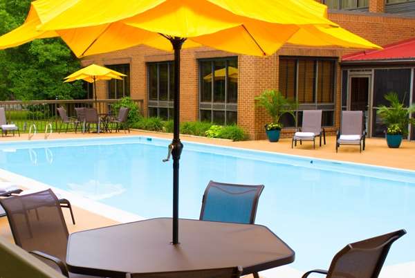 Pool - Wyndham Garden Hotel Busch Gardens Williamsburg - I-64, Exit 242B