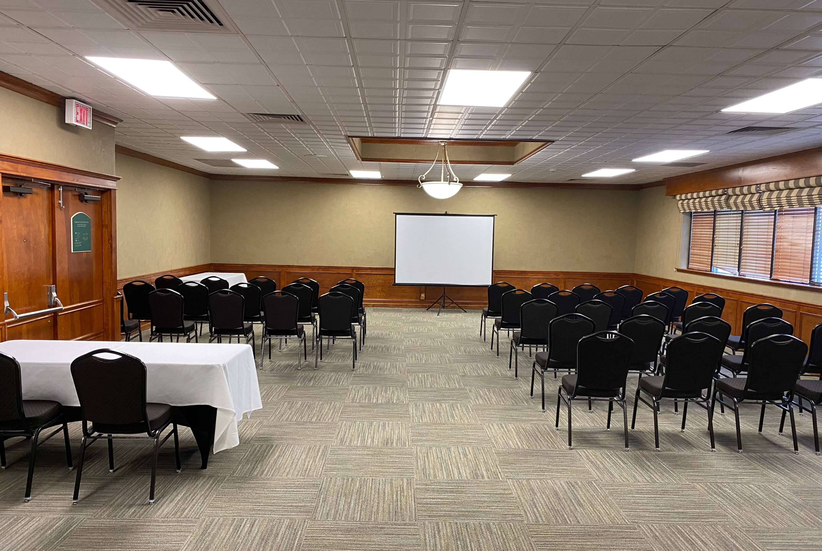 Meeting Room | Wyndham Visalia