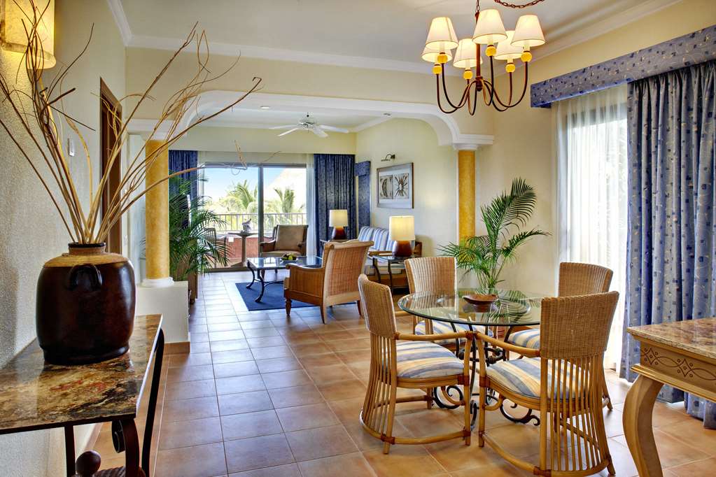 BARCELO MAYA COLONIAL-guestroom-Guest Room,Suite,On-Site.jpg