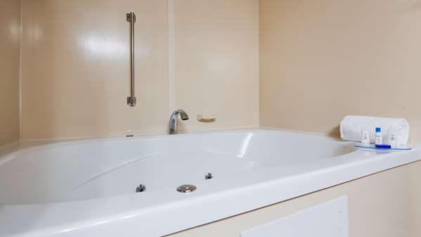  - Best Western Delta Inn Effingham - I-57 & I-70, Exit 160