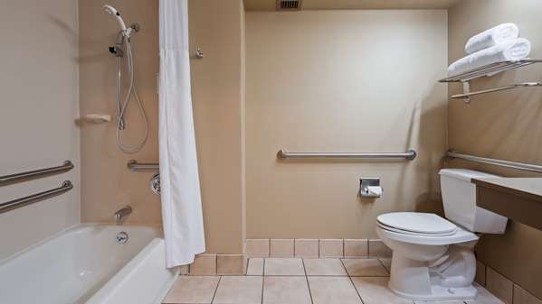  - Best Western Delta Inn Effingham - I-57 & I-70, Exit 160