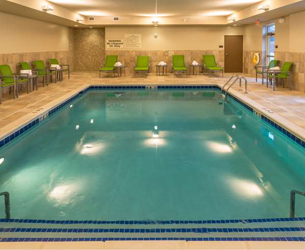 Pool - Hampton Inn & Suites New Albany