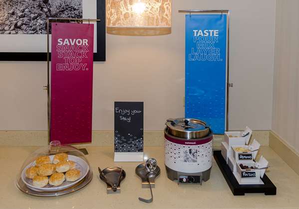 Restaurant - Hampton Inn & Suites New Albany