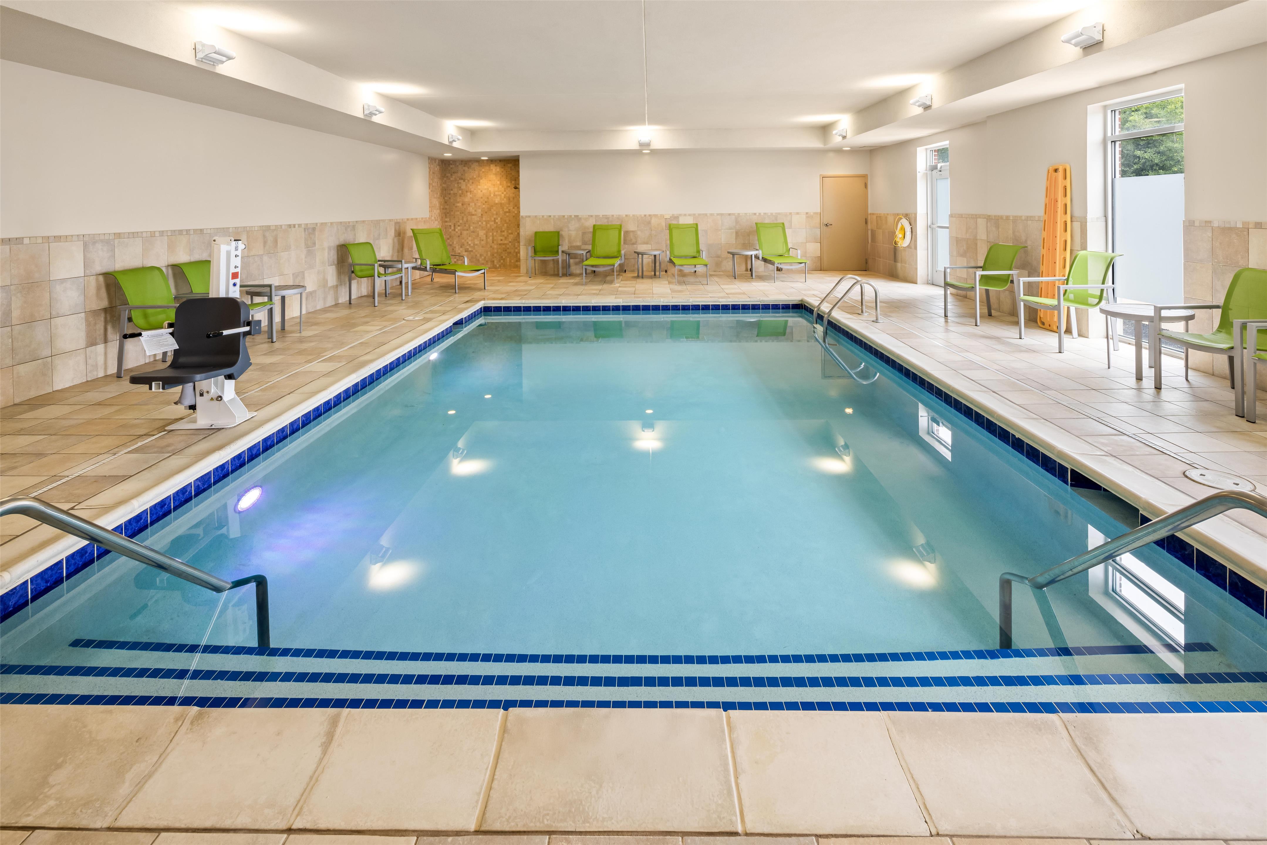 Pool | Hampton Inn & Suites New Albany Columbus