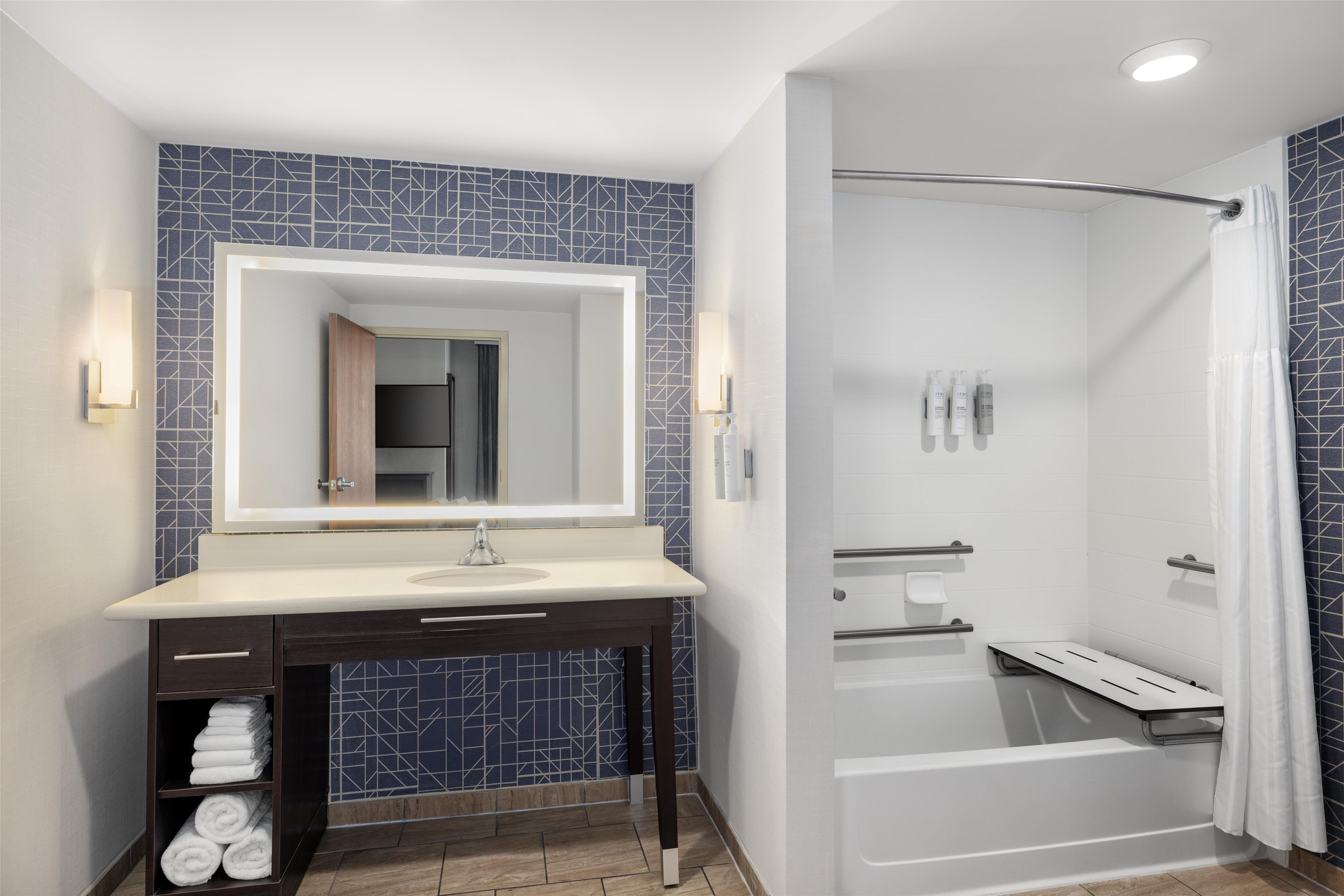 Guest room bath