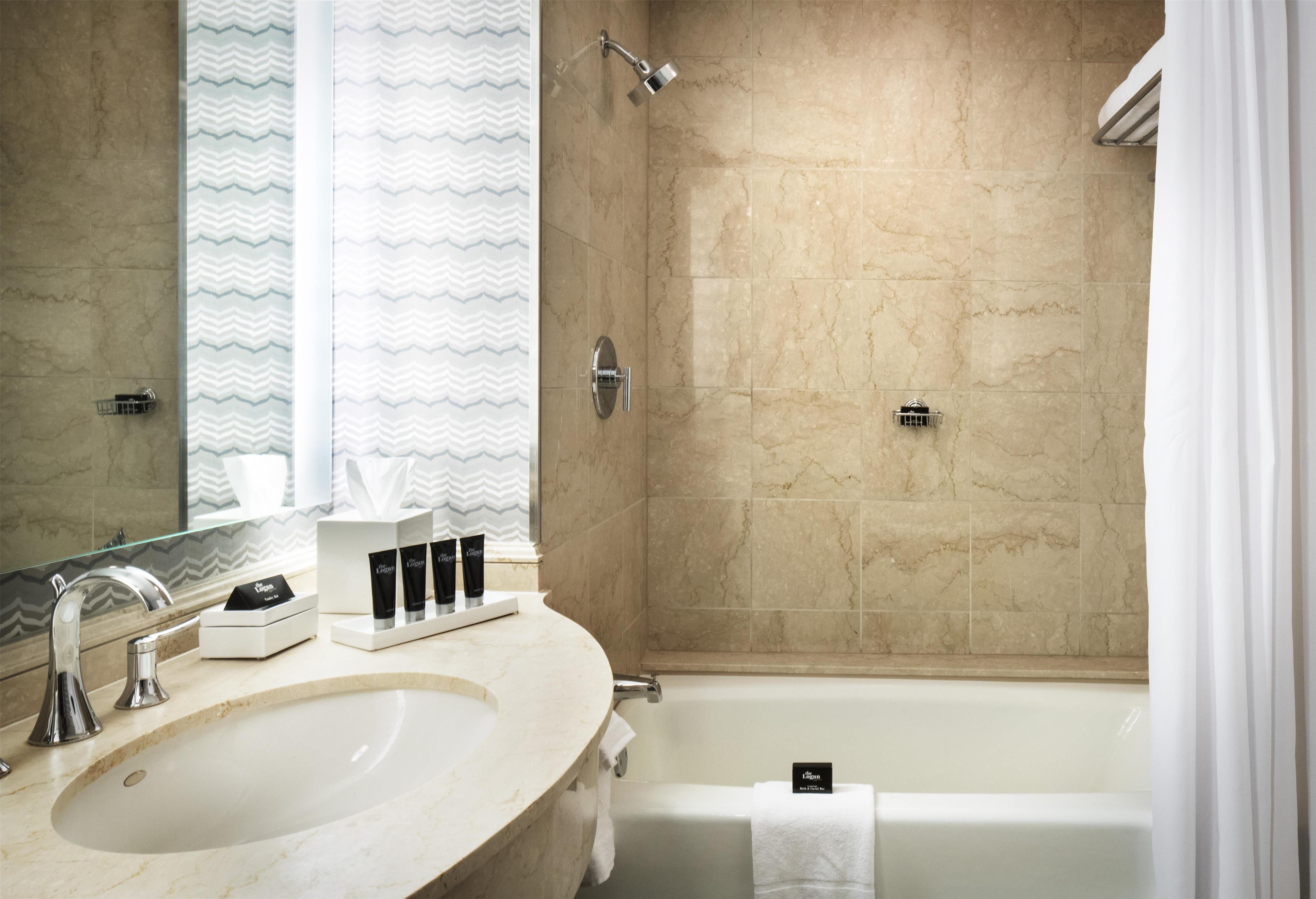 Guest room bath