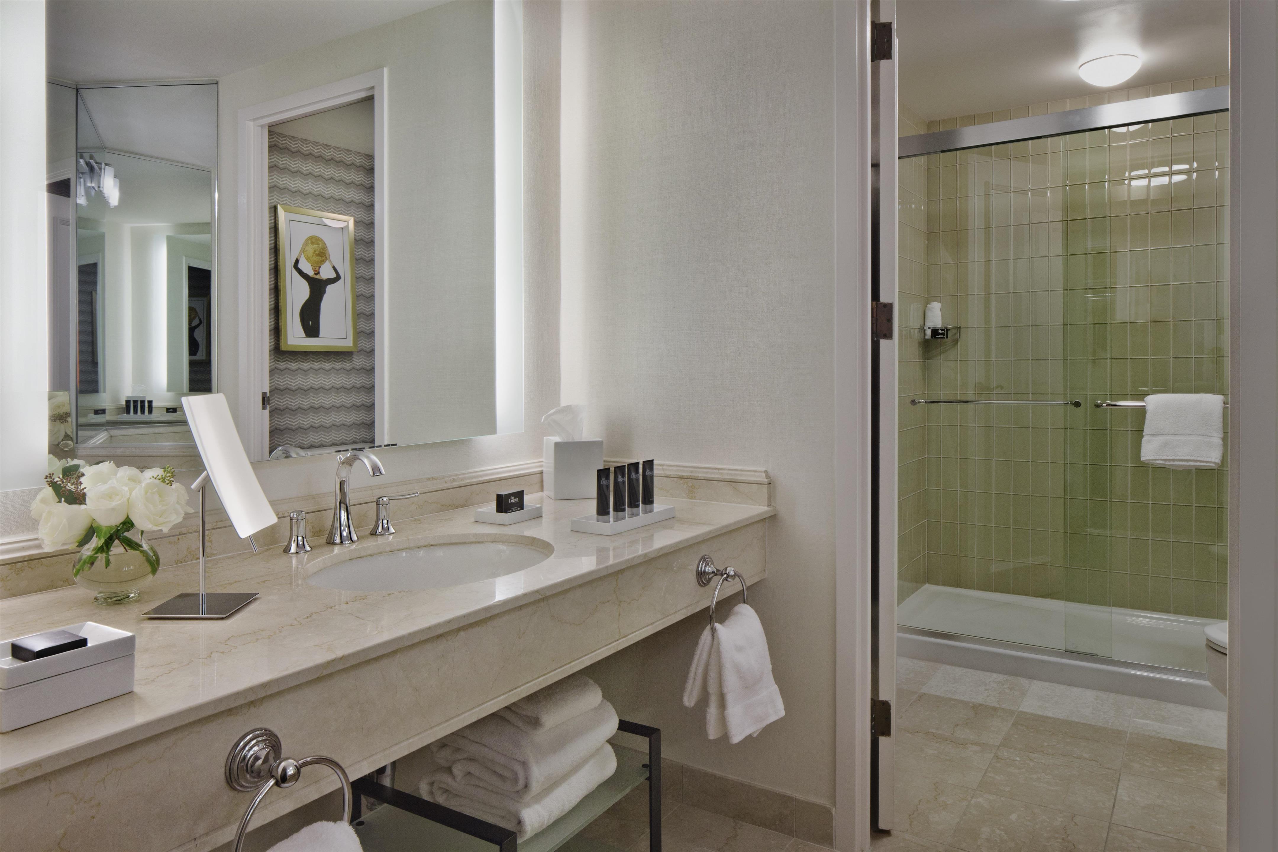 Guest room bath