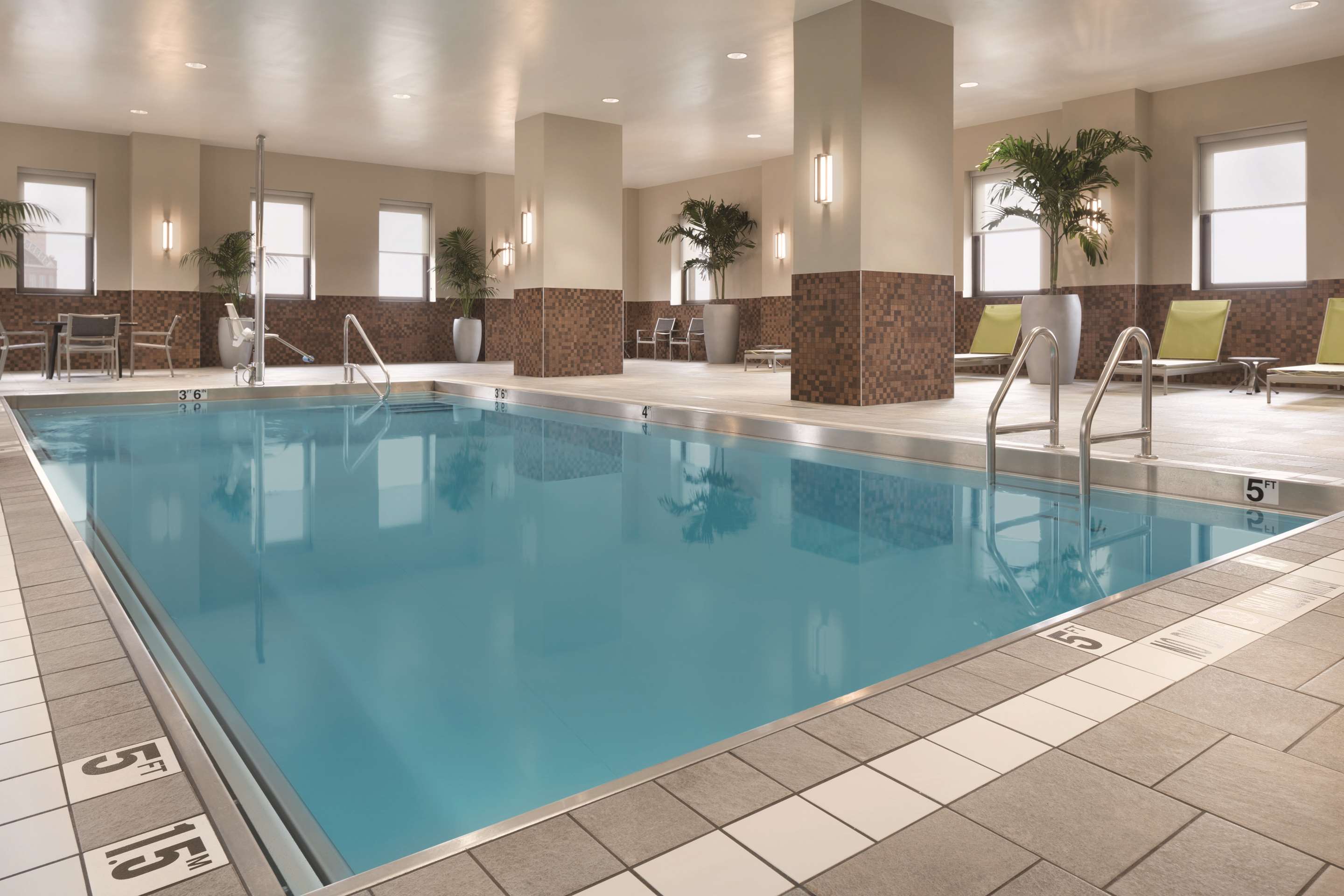 Pool | Embassy Suites By Hilton Pittsburgh Downtown