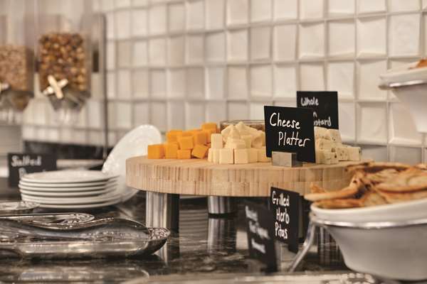 Restaurant - Embassy Suites Downtown Pittsburgh