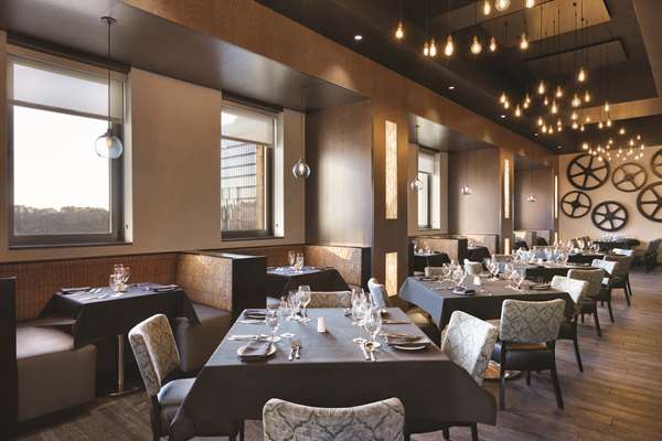 Restaurant - Embassy Suites Downtown Pittsburgh