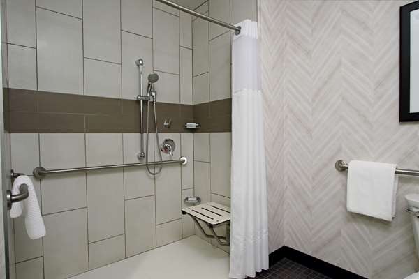  - Embassy Suites Downtown Pittsburgh