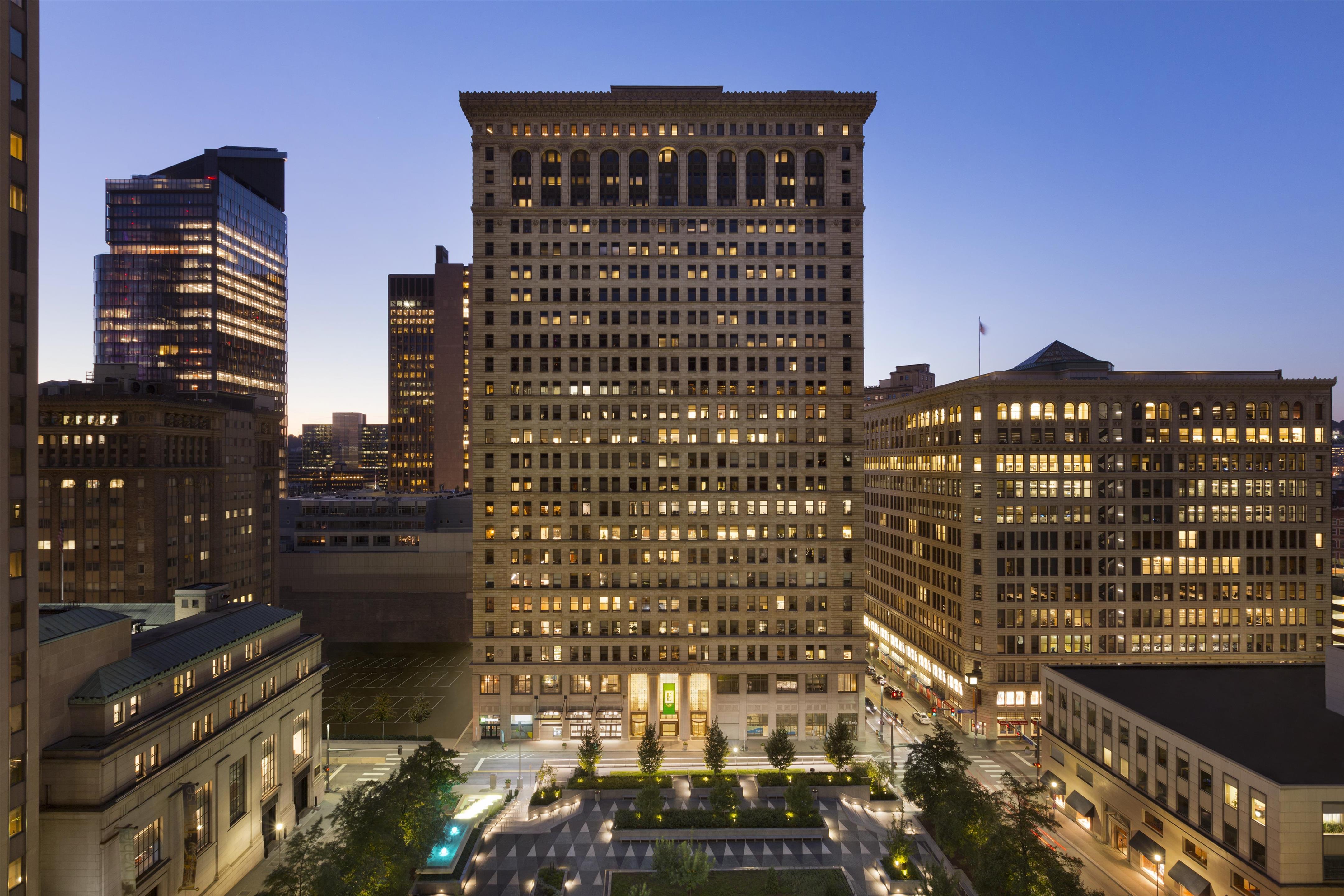 Exterior | Embassy Suites By Hilton Pittsburgh Downtown