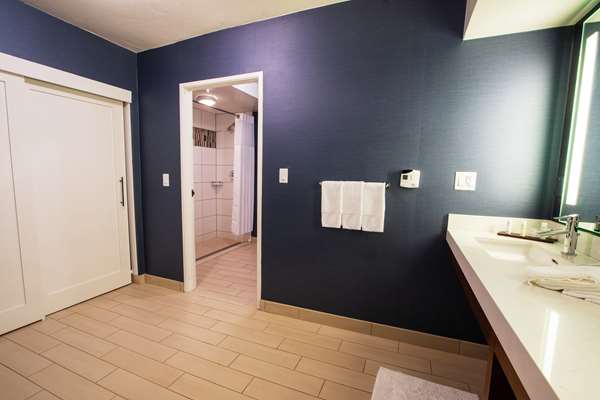  - Embassy Suites Scottsdale Resort