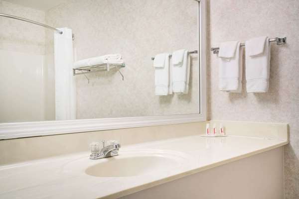  - Baymont Inn & Suites Albany - I-94, Exit 147