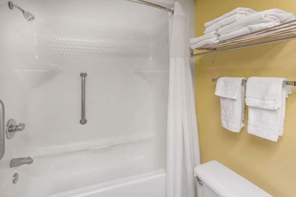  - Baymont Inn & Suites Fayetteville - I-49, Exit 62