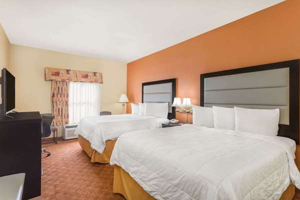  - Baymont Inn & Suites Fayetteville - I-49, Exit 62