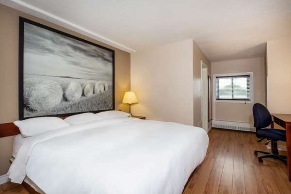  - Super 8 Motel Smoky Lake