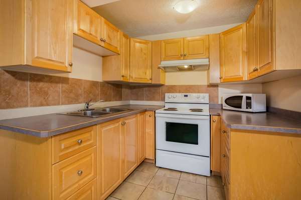  - Super 8 Motel Smoky Lake