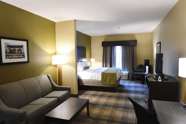 Suite - Best Western Plus New Orleans Hotel Kenner