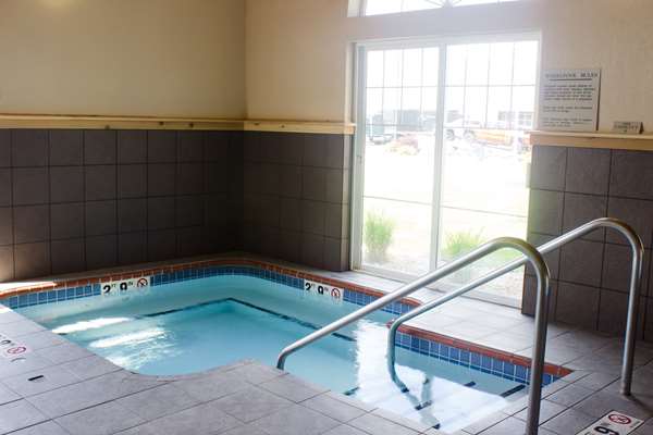 Pool - Best Western Plus Hotel Menomonie